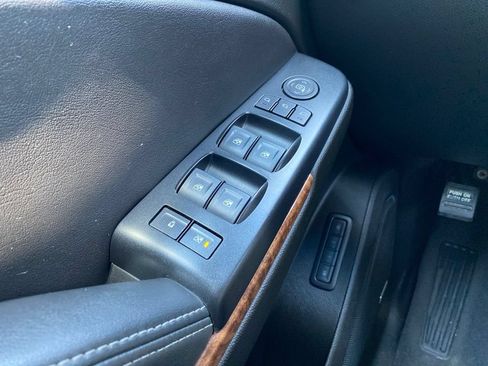 Used 2019 Chevrolet Tahoe Premier w/ RST 6.2L Performance Edition AWD/4WD image 39