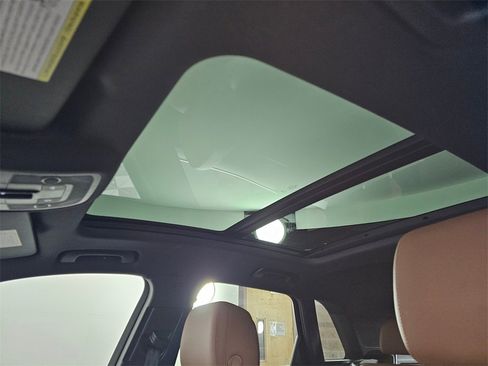 Used 2020 Audi Q3 2.0T Premium Plus w/ Premium Plus Package image 27