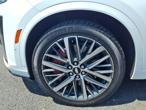 Certified 2023 Cadillac XT6 Sport w/ Technology Package AWD/4WD image 7