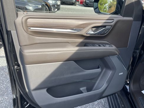 Used 2023 GMC Yukon Denali image 9
