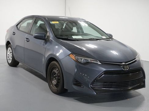 Used 2019 Toyota Corolla LE FWD image 3