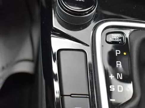 Used 2025 Kia Seltos S image 29