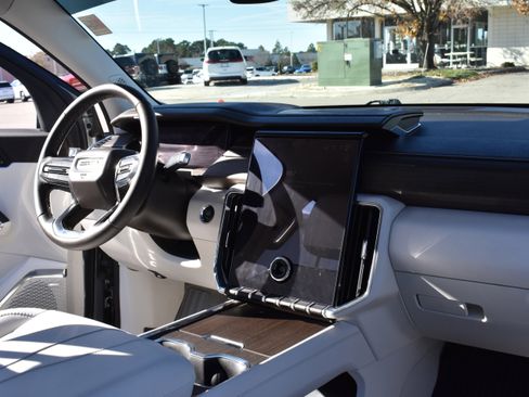 Used 2024 GMC Acadia Denali image 32