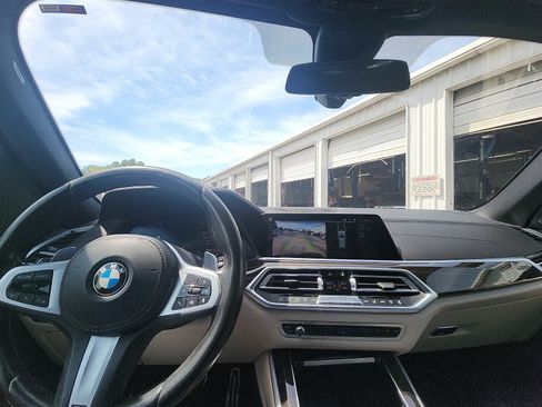 Used 2020 BMW X5 sDrive40i w/ M Sport Package RWD image 17
