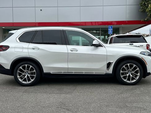 Used 2025 BMW X5 sDrive40i RWD image 3