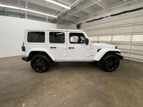 Used 2024 Jeep Wrangler Sahara image 7