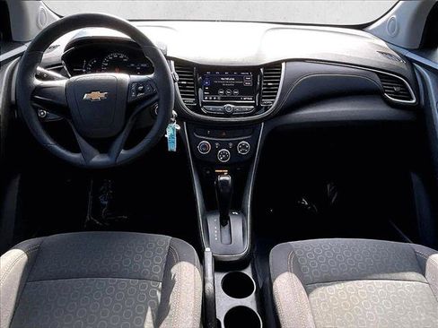 Used 2020 Chevrolet Trax LS FWD image 16