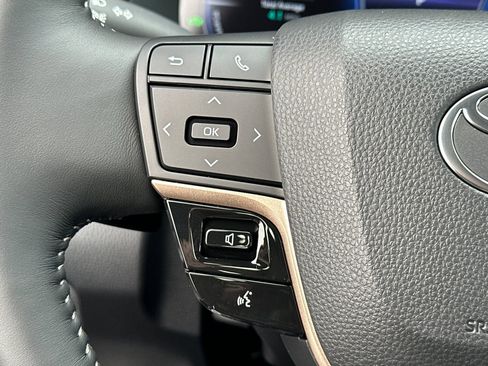 New 2025 Toyota Crown Signia image 27