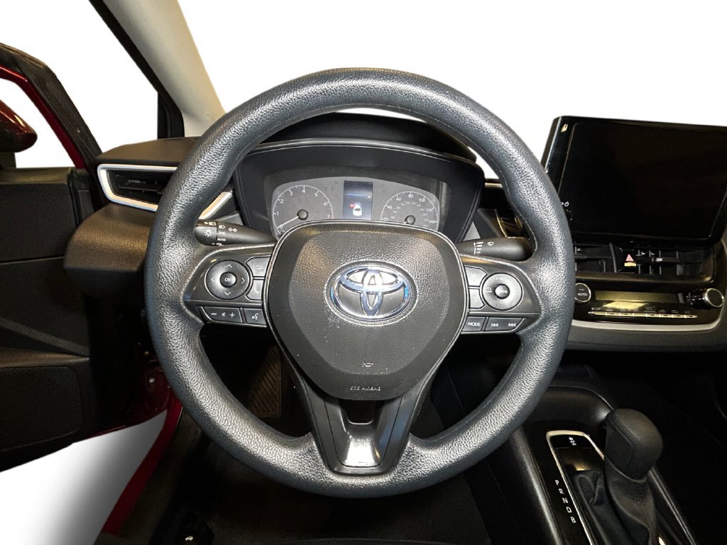 Used 2025 Toyota Corolla LE FWD image 12