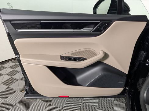 New 2026 Porsche Macan 4 Electric image 25