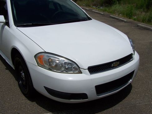 Used 2014 Chevrolet Impala Police FWD image 25