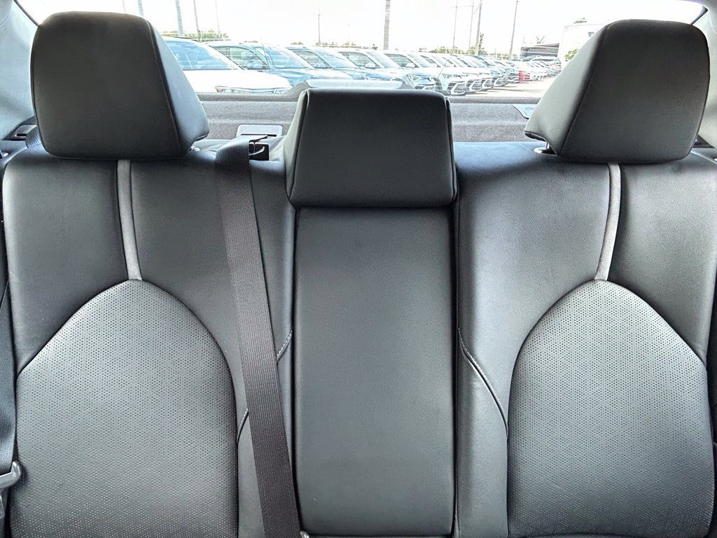 Used 2021 Toyota Camry XSE FWD image 14