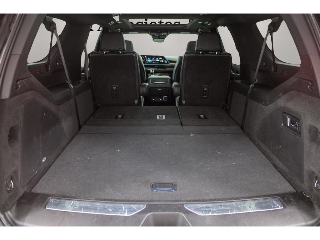 Used 2023 Cadillac Escalade ESV Premium Luxury w/ Performance Package AWD/4WD image 32