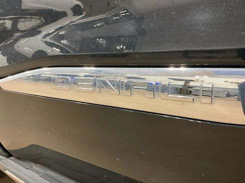 Used 2019 GMC Acadia Denali w/ Technology Package FWD image 29