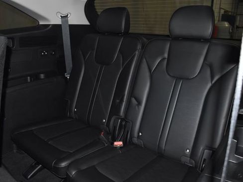 Used 2024 Kia Sorento S image 41