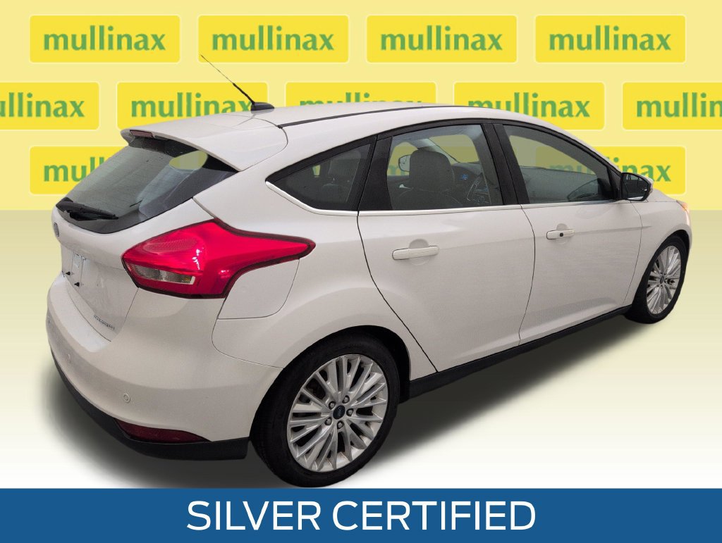 Used 2017 Ford Focus Titanium FWD image 3
