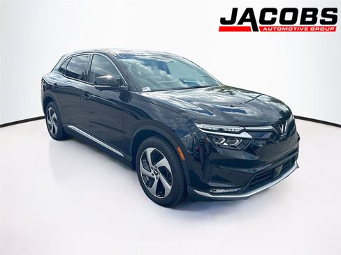 New 2025 VinFast VF 8 Eco image 1