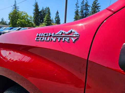 Used 2024 Chevrolet Silverado 1500 High Country w/ High Country Premium Package AWD/4WD image 12