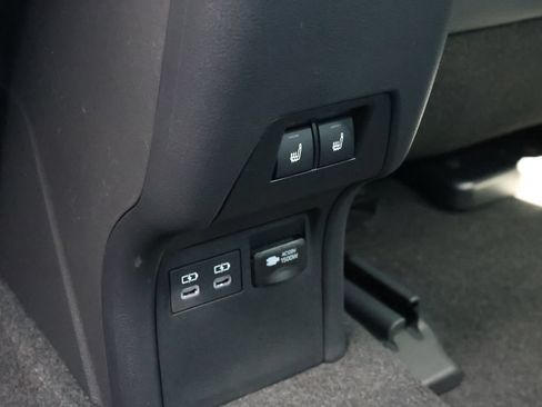 New 2026 Toyota Prius Plug-In Hybrid FWD image 31