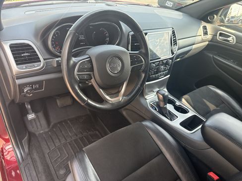 Used 2021 Jeep Grand Cherokee Laredo X AWD/4WD image 14