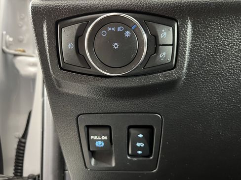 Used 2018 Ford Expedition XLT w/ Equipment Group 201A AWD/4WD image 20