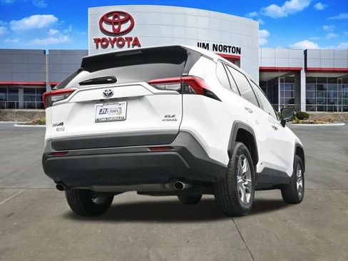 Used 2022 Toyota RAV4 XLE image 40
