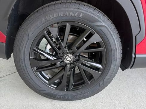Used 2026 Toyota Corolla Cross AWD Hybrid w/ Convenience Package image 8
