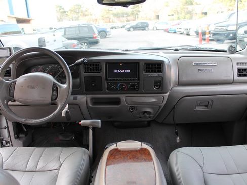 Used 2001 Ford Excursion XLT image 40