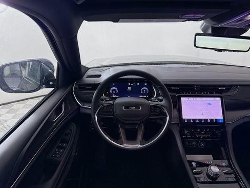 New 2025 Jeep Grand Cherokee L Overland w/ Luxury Tech Group IV AWD/4WD image 22