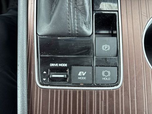 Used 2021 Toyota Sienna XLE w/ XLE Plus Package image 13