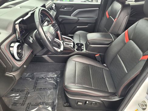 Used 2023 Chevrolet Colorado Z71 w/ Z71 Convenience Package 2 image 15