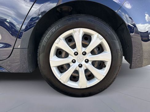 Used 2020 Toyota Corolla LE image 10