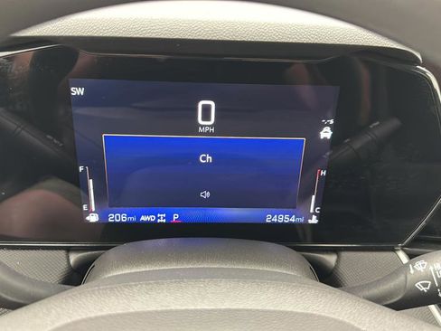 Used 2025 Chevrolet TrailBlazer LT AWD/4WD image 16