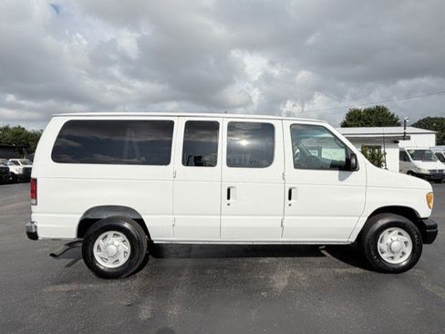 Used 2001 Ford E-350 and Econoline 350 XL RWD image 4