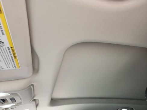 Used 2022 Buick Envision Avenir w/ Safety Package FWD image 26