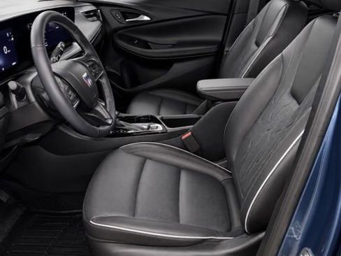 Used 2024 Buick Encore GX Avenir w/ Avenir Convenience Package FWD image 11