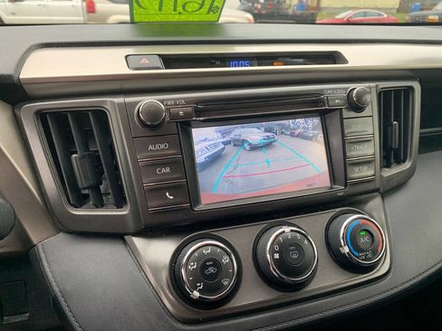Used 2014 Toyota RAV4 LE AWD/4WD image 17