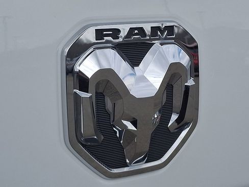 Used 2024 RAM 2500 Tradesman w/ Chrome Appearance Group image 30