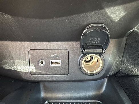 Used 2022 Nissan Rogue Sport SV w/ Technology Package FWD image 29