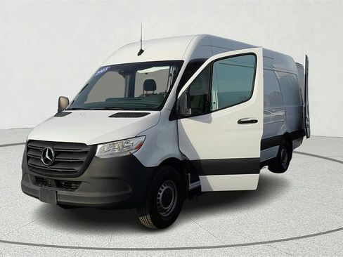 Used 2023 Mercedes-Benz Sprinter 2500 image 10