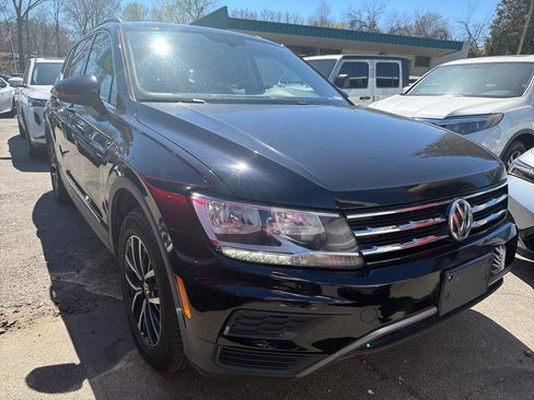 Used 2021 Volkswagen Tiguan SE w/ 3rd Row Seat Package image 3
