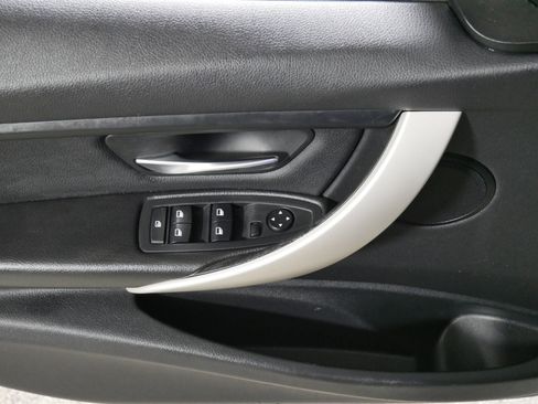Used 2015 BMW 320i xDrive Sedan AWD/4WD image 19
