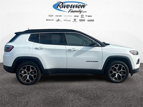 Used 2025 Jeep Compass Limited w/ Sun & Sound Group AWD/4WD image 6