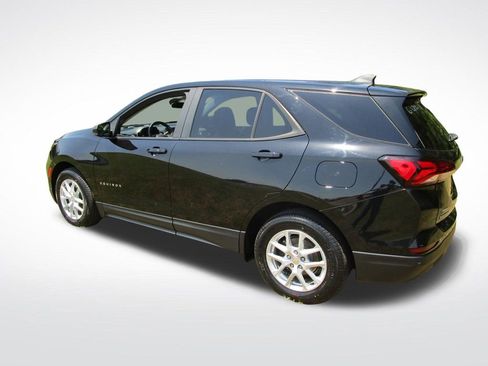 Used 2022 Chevrolet Equinox LS w/ LS Convenience Package FWD image 3