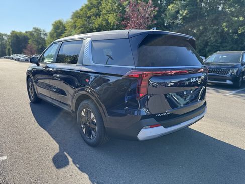 New 2026 Kia Carnival LXS image 7
