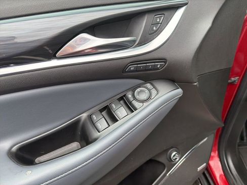 Used 2024 Buick Enclave Premium image 28