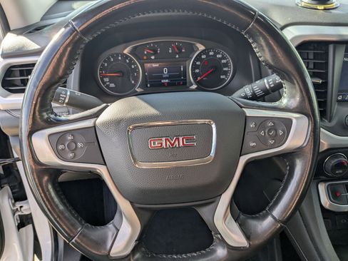 Used 2020 GMC Acadia SLE image 14