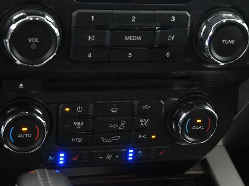 Used 2018 Ford F150 Lariat RWD image 24