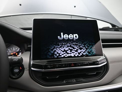 New 2026 Jeep Compass Limited image 32