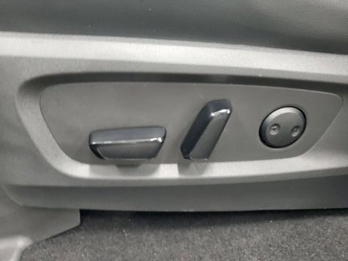 Used 2022 Nissan Pathfinder SL image 16